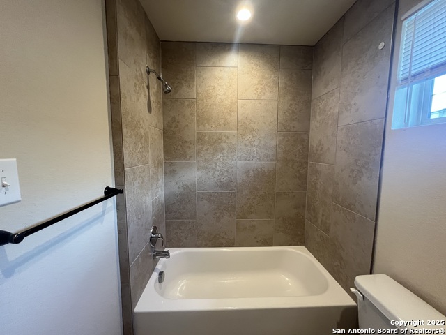 Image 25 of 26 For 6611 Mia Way  101