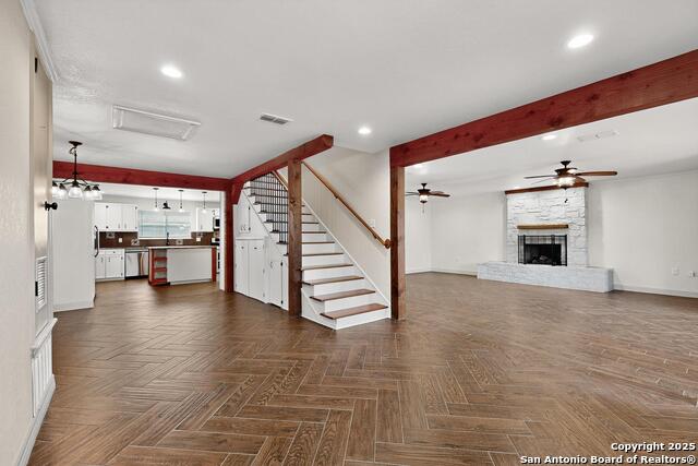 Listing photo id 0 for 7140 Tree Bend
