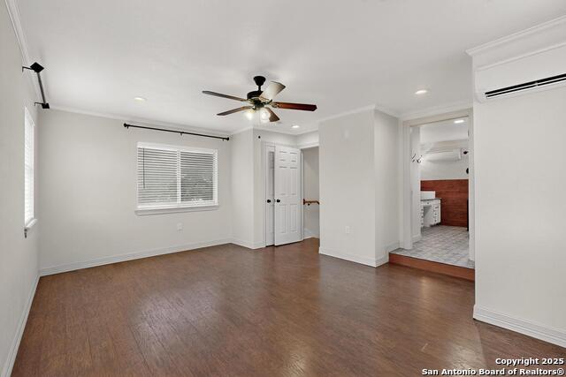 Listing photo id 25 for 7140 Tree Bend
