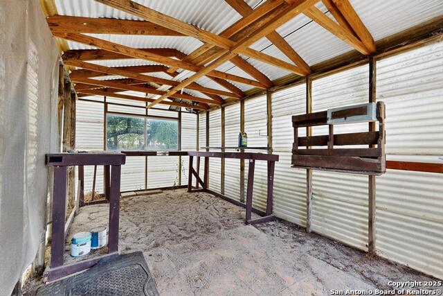 Listing photo id 35 for 7140 Tree Bend