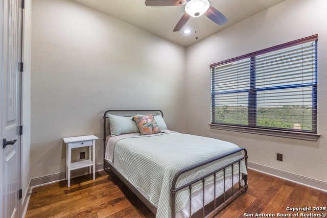 Listing photo id 13 for 140 Paradise