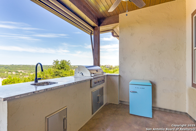 Listing photo id 27 for 140 Paradise