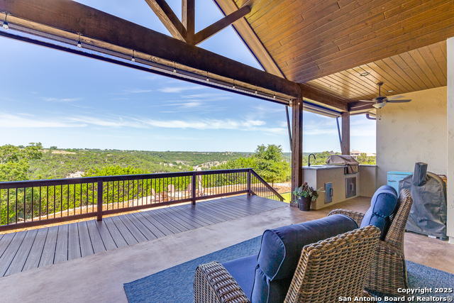Listing photo id 28 for 140 Paradise
