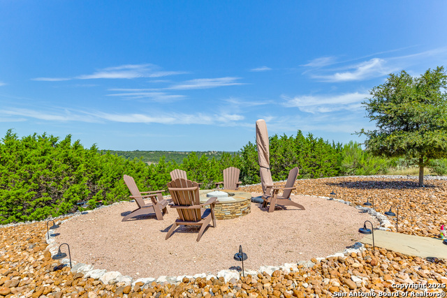 Listing photo id 30 for 140 Paradise