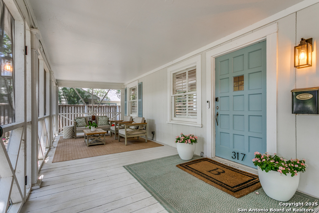 Image 4 of 26 For 317 Arcadia  