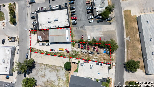 Listing photo id 18 for 911 Viendo  