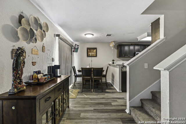 Listing photo id 6 for 6931 Pecan
