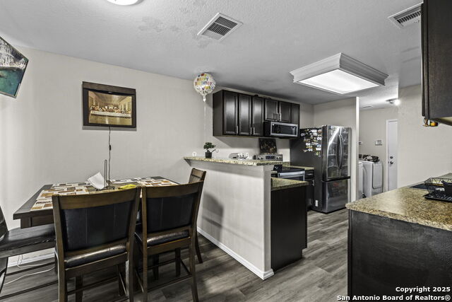 Listing photo id 7 for 6931 Pecan