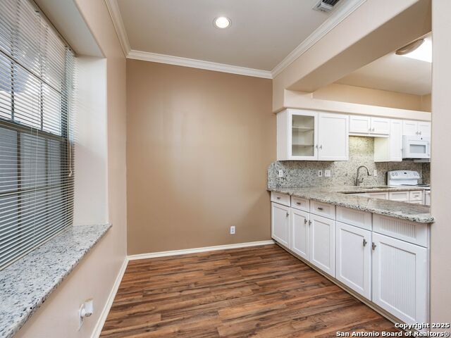 Listing photo id 14 for 207 Grandview