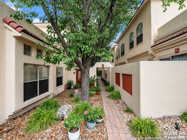 Listing photo id 28 for 207 Grandview