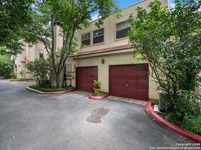 Listing photo id 30 for 207 Grandview