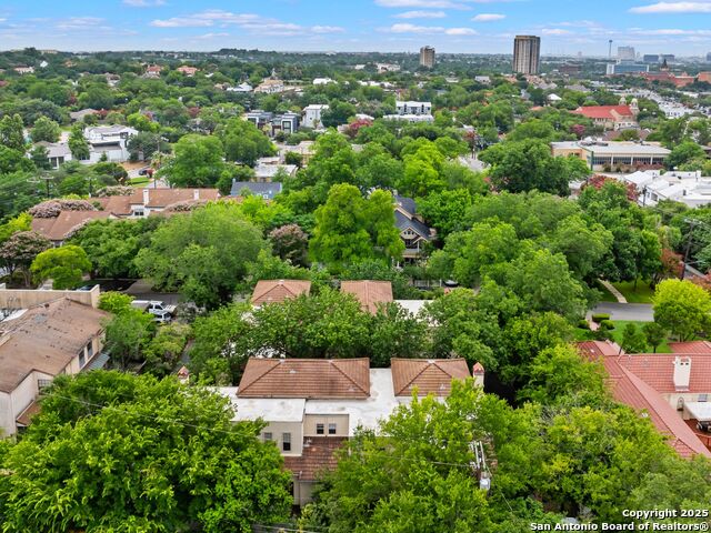 Listing photo id 32 for 207 Grandview