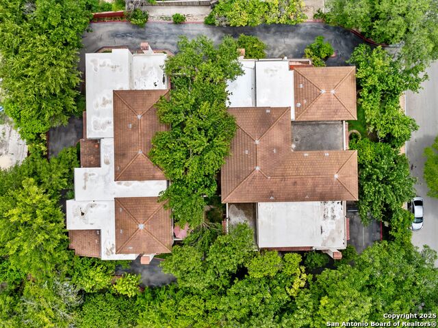 Listing photo id 34 for 207 Grandview