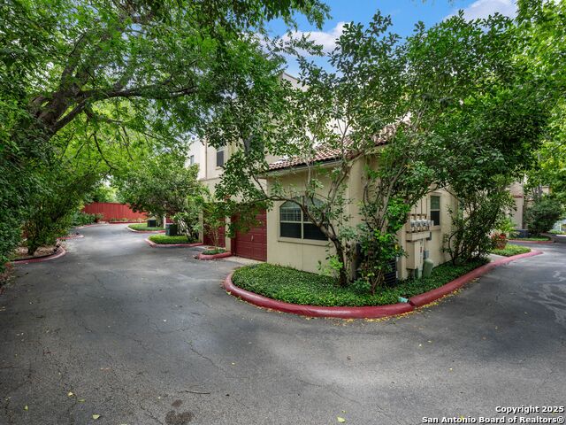 Listing photo id 3 for 207 Grandview