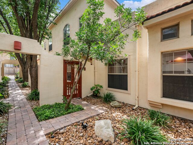 Listing photo id 4 for 207 Grandview
