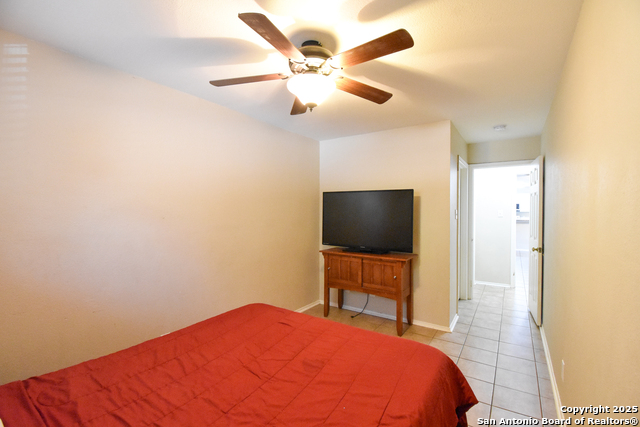 Image 20 of 42 For 222 Tapwood Ln