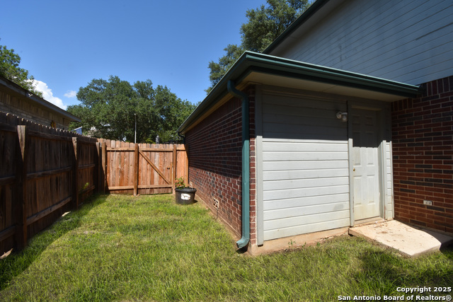 Image 41 of 42 For 222 Tapwood Ln
