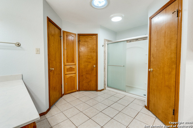 Image 13 of 25 For 124 Country Gardens