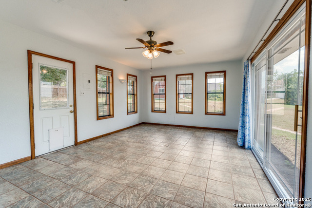 Image 19 of 25 For 124 Country Gardens