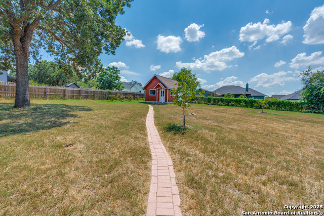 Image 23 of 25 For 124 Country Gardens