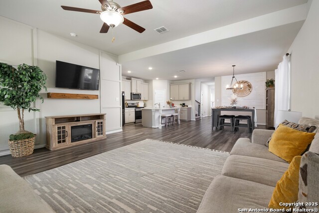 Listing photo id 8 for 1239 Loma Ranch