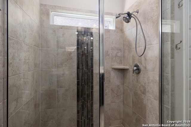 Listing photo id 15 for 1239 Loma Ranch