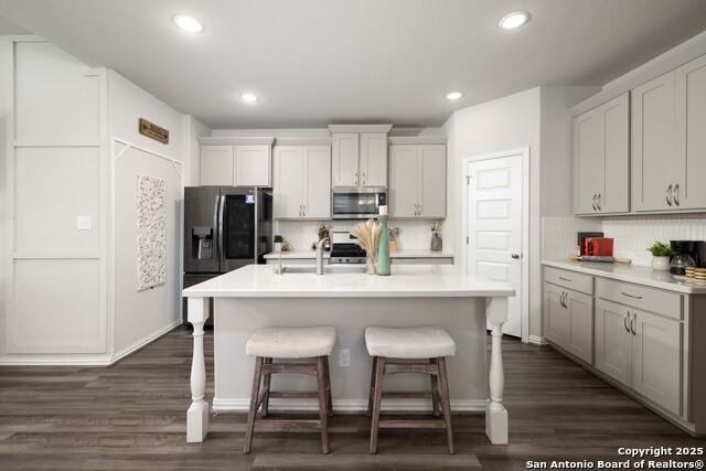 Listing photo id 4 for 1239 Loma Ranch
