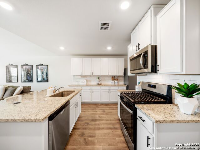 Listing photo id 9 for 3868 Copper River