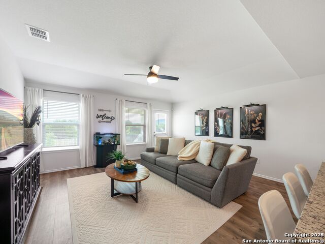 Listing photo id 5 for 3868 Copper River