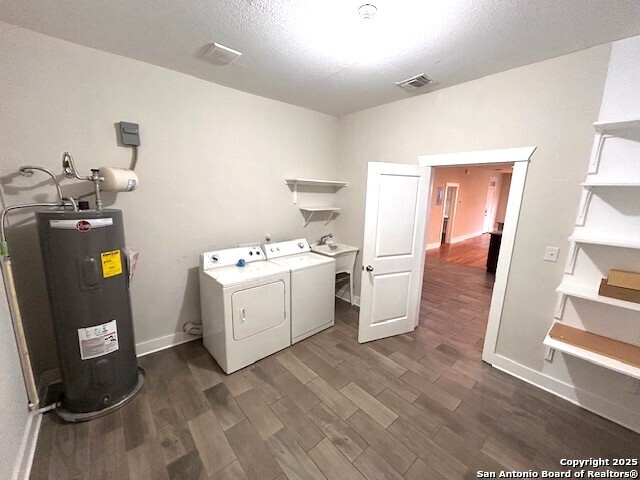 Listing photo id 13 for 1419 Nolan  