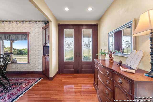 Listing photo id 15 for 247 Huntleigh Rd