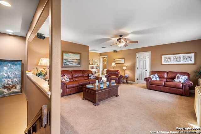 Listing photo id 27 for 247 Huntleigh Rd