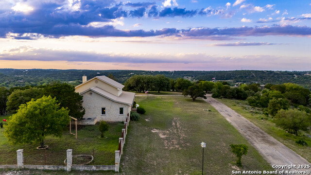 Listing photo id 1 for 247 Huntleigh Rd