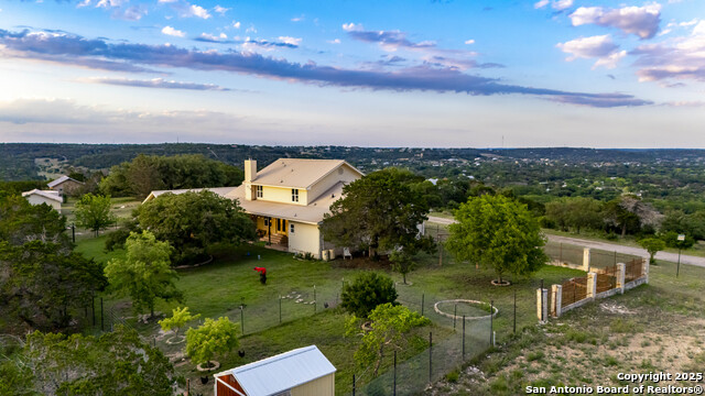 Listing photo id 2 for 247 Huntleigh Rd