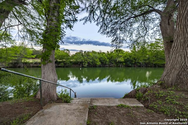 Listing photo id 39 for 247 Huntleigh Rd