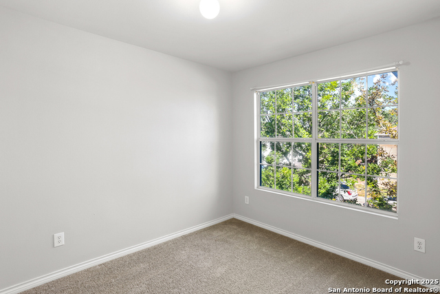 Image 12 of 18 For 6410 Summit Oak 3