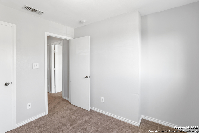 Image 15 of 18 For 6410 Summit Oak 3