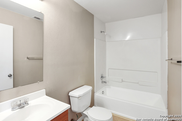 Image 16 of 18 For 6410 Summit Oak 3