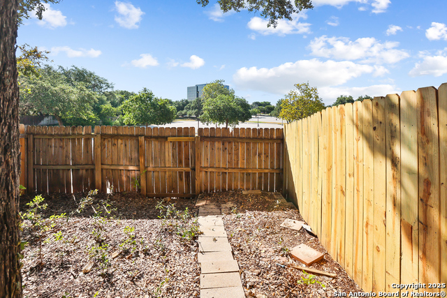 Image 18 of 18 For 6410 Summit Oak 3