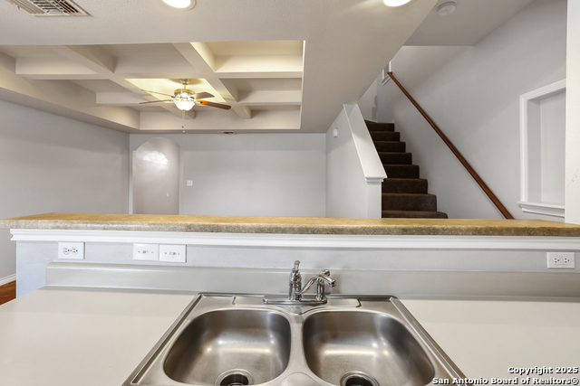 Image 7 of 18 For 6410 Summit Oak 3