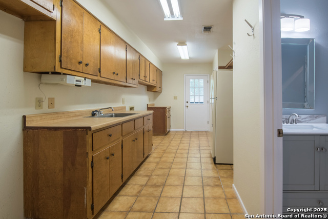 Image 10 of 26 For 7606 Lynn Anne St