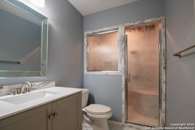 Image 19 of 26 For 7606 Lynn Anne St
