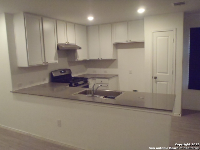 Listing photo id 10 for 14411 Source