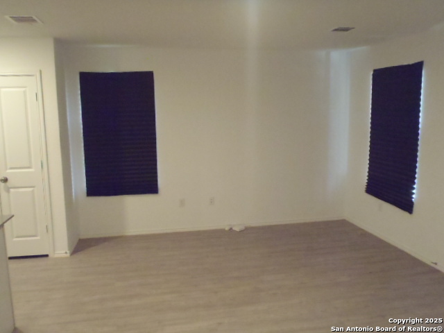 Listing photo id 11 for 14411 Source