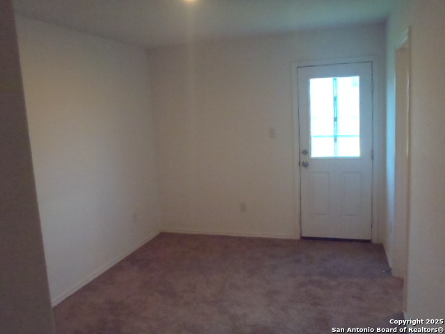Listing photo id 13 for 14411 Source