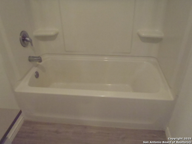 Listing photo id 15 for 14411 Source