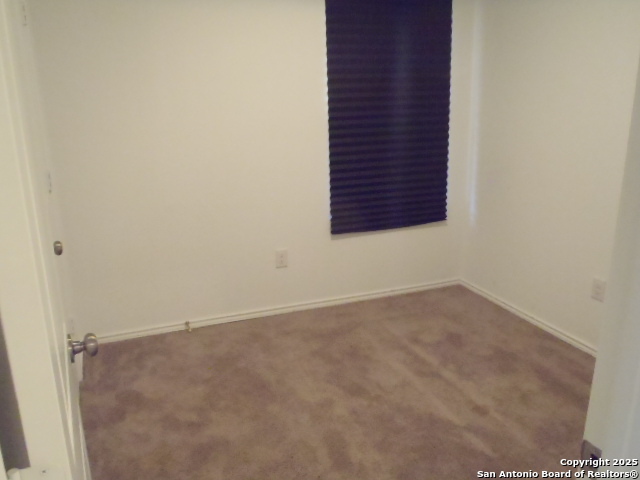 Listing photo id 17 for 14411 Source