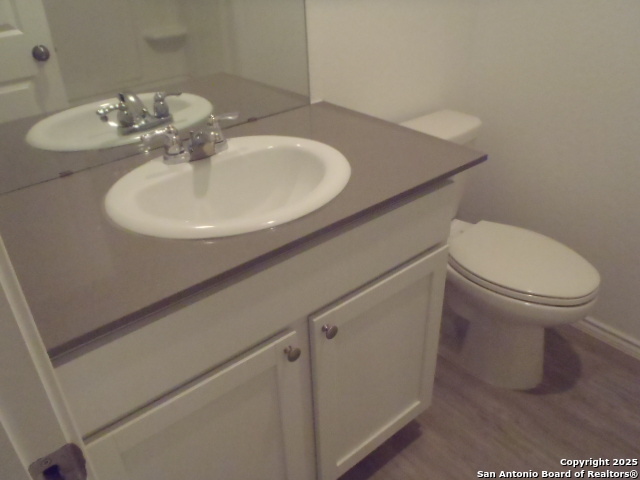 Listing photo id 18 for 14411 Source