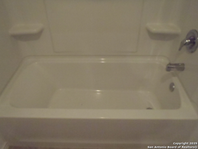 Listing photo id 19 for 14411 Source