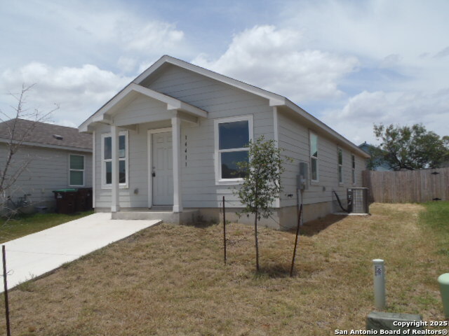 Listing photo id 1 for 14411 Source